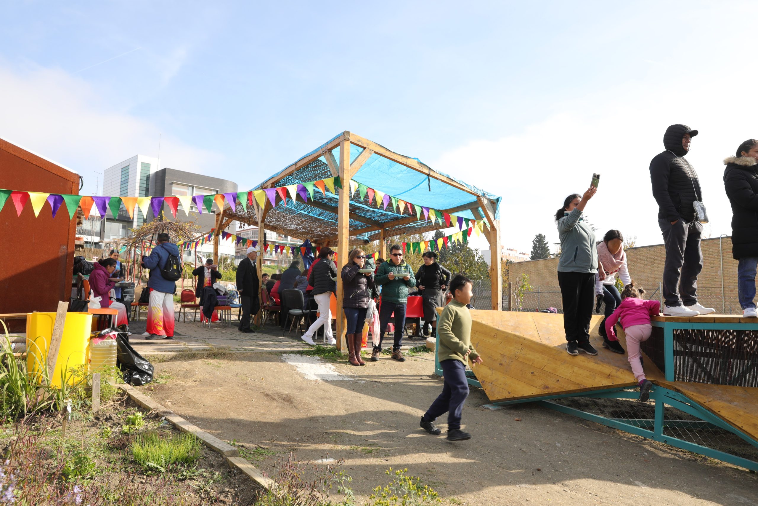 Actividad ciudadana en espacio público de Usera en iniciativa Ciudades bióticas