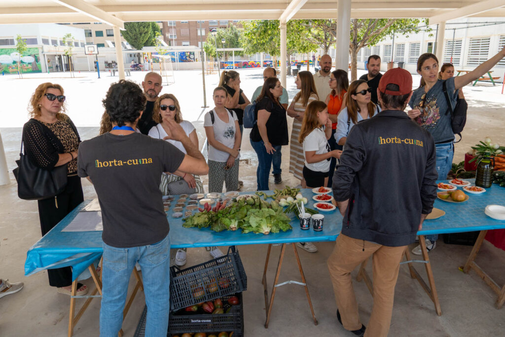Encuentro en colegio de Horta-Cuina